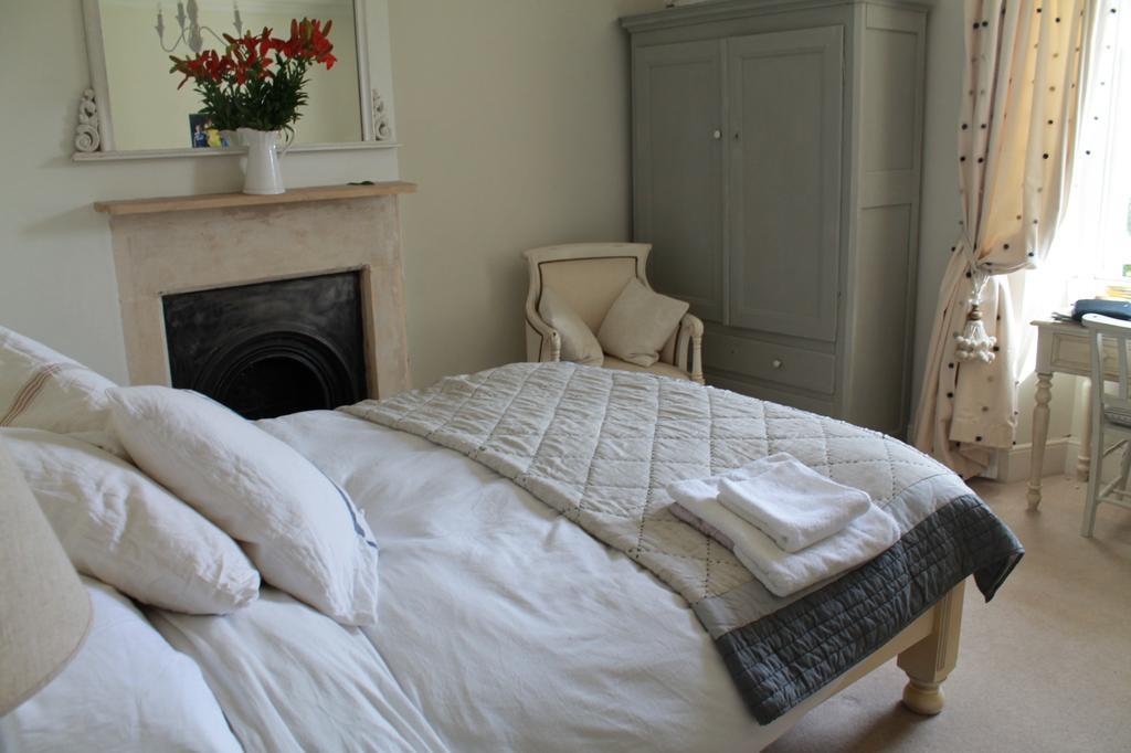 Roundhill Farmhouse Kelston Habitación foto
